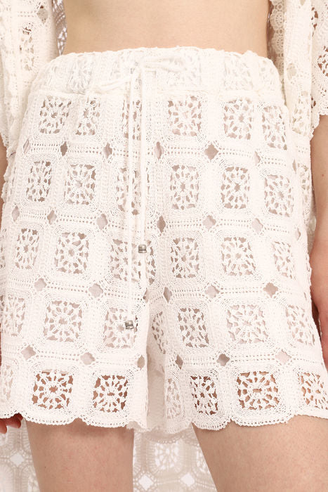 White Crochet Shorts (IMP-DAG8RWR-WHITE : S)